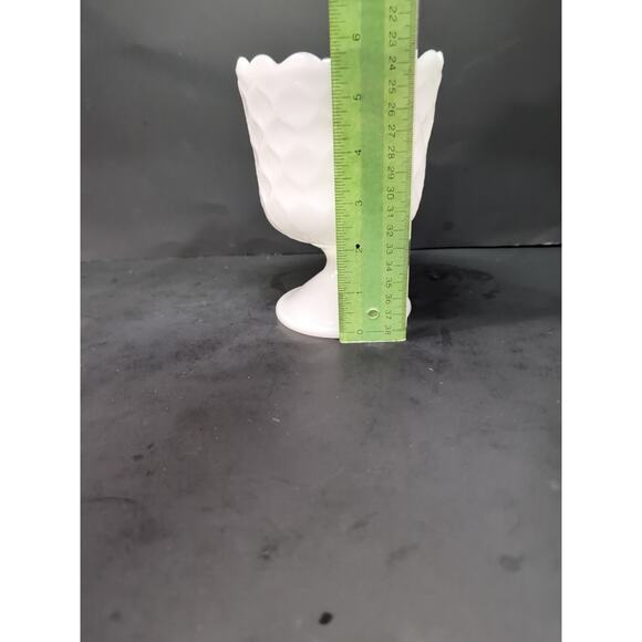 Vintage E. O. Brody Co Honeycomb Milk Glass Footed Vase MJ-42 - Picture 8 of 9